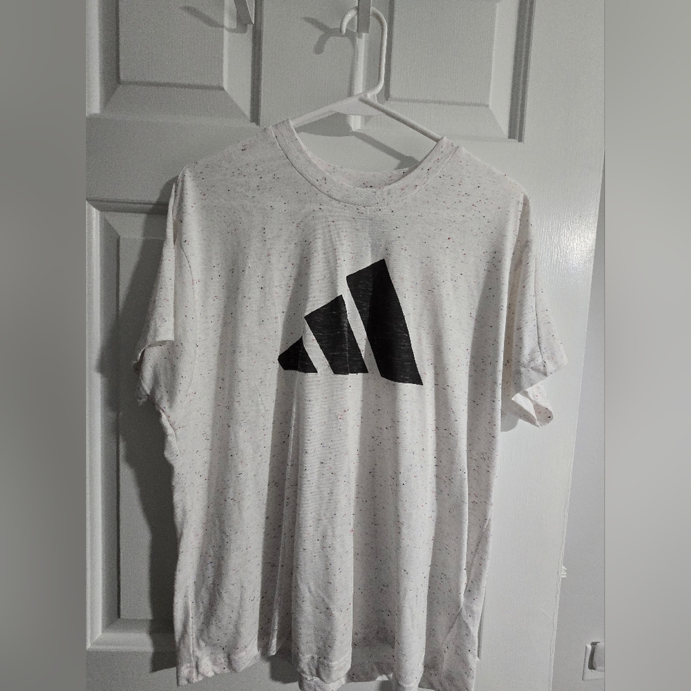 Adidas T-Shirt